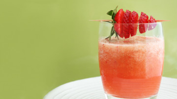 Картинка еда напитки коктейль стакан клубника