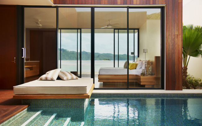 Обои картинки фото интерьер, бассейны, открытые, площадки, окно, шкаф, спальня, бассейн