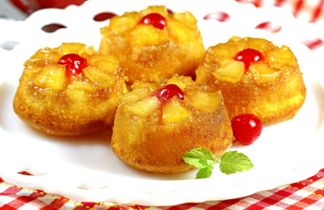 Обои картинки фото еда, пирожные, кексы, печенье, пирожное, ягоды