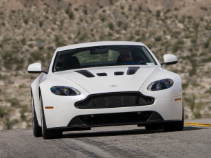 Картинка автомобили aston martin