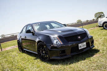 Картинка автомобили выставки уличные фото cadillac