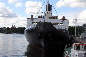 Картинка корабли другое облака набережная судно корабль