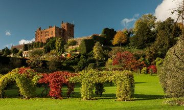 Картинка города дворцы замки крепости замок деревья лужайка парк powis+castle