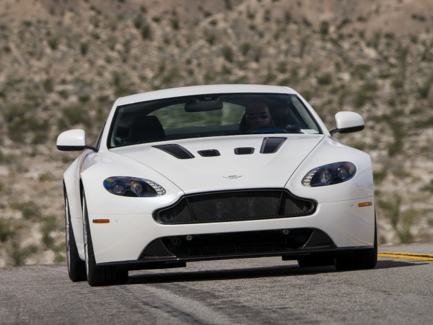 Обои картинки фото автомобили, aston, martin