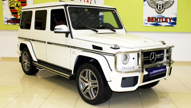 Обои картинки фото mercedes, автомобили, выставки, уличные, фото, подразделение, daimler, ag, легковые, грузовики, двигатели, автобусы, mercedes-benz, германия