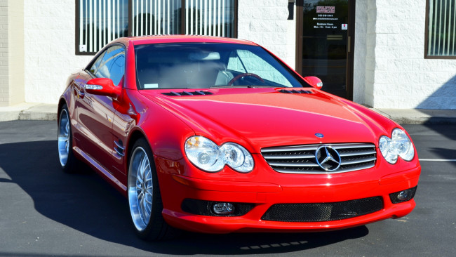 Обои картинки фото mercedes, sl, автомобили, выставки, уличные, фото, двигатели, автобусы, грузовики, легковые, подразделение, daimler, ag, германия, mercedes-benz