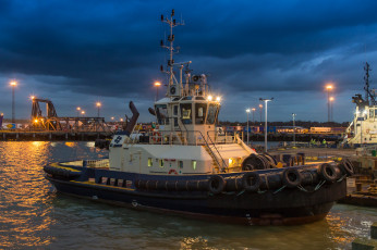 Картинка корабли баркасы+ +буксиры порт