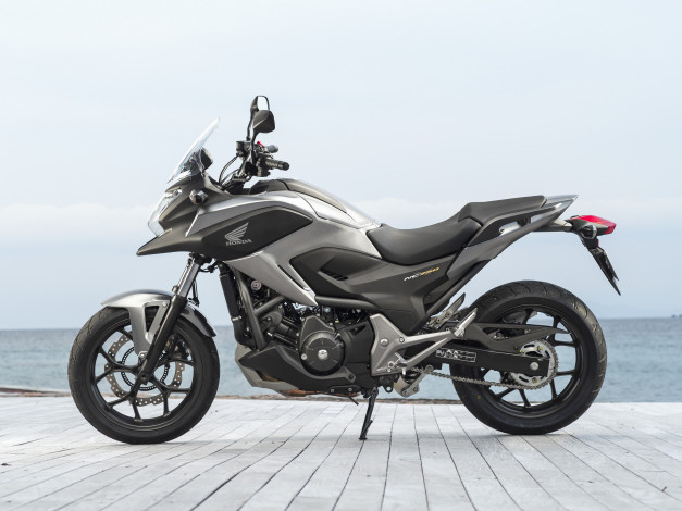 Обои картинки фото мотоциклы, honda