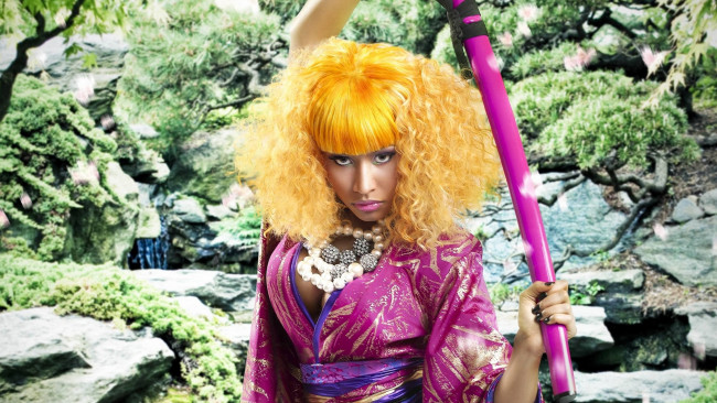 Обои картинки фото музыка, nicki minaj, фон, nicki, minaj, певица, англия, взгляд, девушка