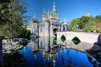 Картинка города диснейленд простор