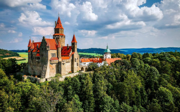 Картинка bouzov+castle+in+czechia города замки+чехии bouzov castle in czechia