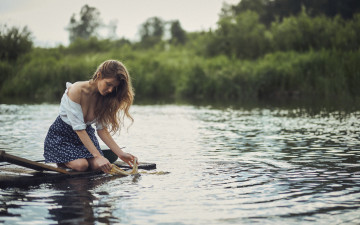 Картинка anna+fedotova девушки анна+федотова anna fedotova озеро вода речка мостик стирка полоскание бельё шатенка анна федотова веснушки девушка модель красотка красавица флирт стройная фигура сексуальная секси поза взгляд макияж