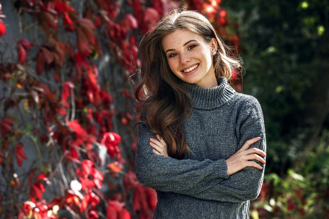 Обои картинки фото anna fedotova, девушки, анна федотова, anna, fedotova, шатенка, портрет, лицо, анна, федотова, веснушки, девушка, модель, красотка, красавица, флирт, стройная, фигура, сексуальная, секси, поза, взгляд, макияж