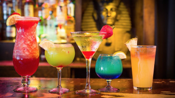 Картинка еда напитки +коктейль бокалы коктейли ассорти