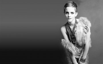 Картинка девушки emma+watson актриса черно-белая платье мех