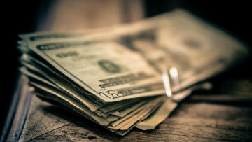 Картинка разное золото +купюры +монеты деньги купюры пачка