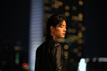 Картинка мужчины xiao+zhan актер куртка блики