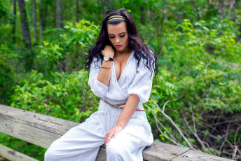 Картинка сексуальная+девушка девушки -+брюнетки +шатенки девушка женщина брюнетка темноволосая сексуальная модель звезда позирует разная обувь верхняя стильная одежда нижнее эротическое бельё трусы лифчик колготки чулки аксессуары макияж и множество элементов на фотографии