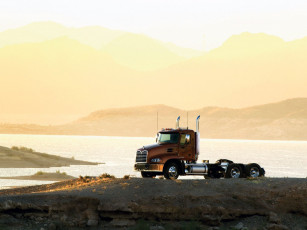 Картинка автомобили mack