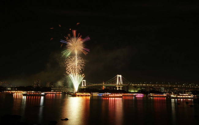 Обои картинки фото разное, салюты, фейерверки, мост, река, вечер