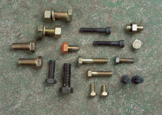 Картинка разное строительные инструменты запчасти механизмы резьба гайки