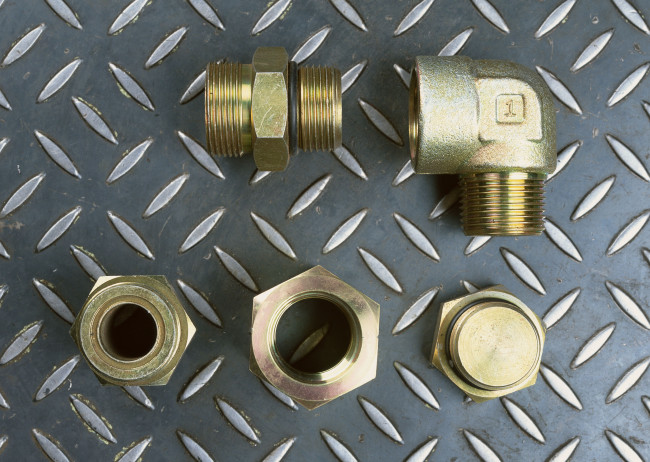 Обои картинки фото разное, строительные, инструменты, запчасти, механизмы, ниппель, заглушка, угольник, гайки, резьба