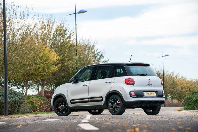 Обои картинки фото автомобили, fiat, светлый, 2014г, 330, uk-spec, beats, edition, 500l