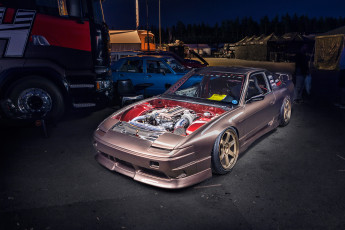 Картинка автомобили nissan datsun