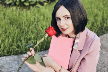 Картинка девушки наталья+фильченкова+ +alisa брюнетка жакет сумочка роза