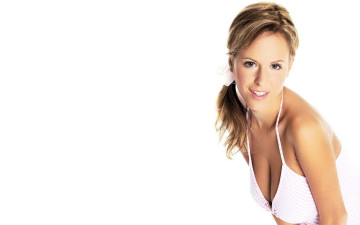 Картинка девушки zuzana+drabinova русая лицо белье