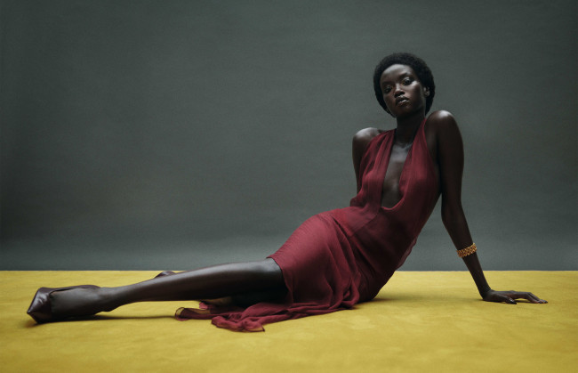 Обои картинки фото anok yai, девушки, anok, yai, девушка, мулатка, темнокожая, чернокожая, модель, красотка, макияж, взгляд, поза, стройная, сексуальная, фигура