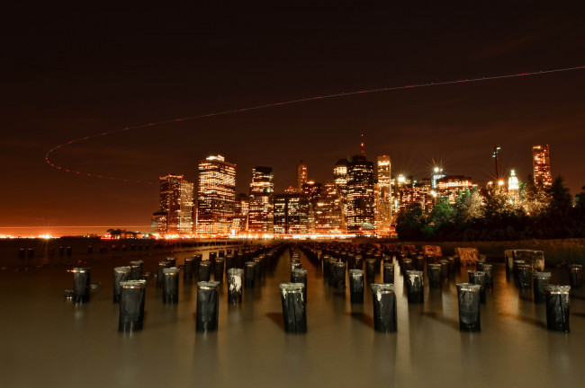 Обои картинки фото new, york, city, города, нью, йорк, сша, ночной, город, здания, небоскрёбы, нью-йорк, огни, сваи, nyc