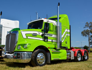 Картинка t409+kenworth автомобили kenworth+ выставка улица тяжелый грузовик седельный тягач