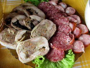 Картинка еда колбасные+изделия ассорти нарезка