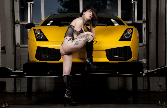 Обои картинки фото автомобили, -авто с девушками, девушка, фон, автомобиль, взгляд