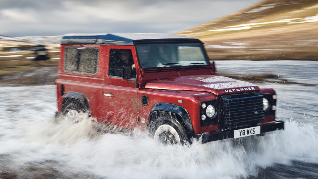Обои картинки фото land rover defender works v8 , 2018, автомобили, land-rover, лэнд, ровер, land, rover, v8, внедорожник, defender, works