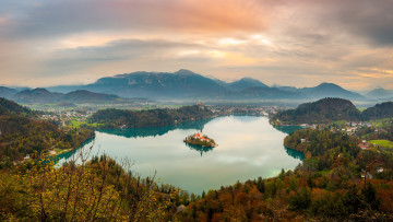 Картинка города блед+ словения озеро церковь горы