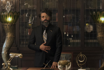 Картинка big+gold+brick+||+2022 кино+фильмы big+gold+brick большой золотой слиток оскар айзек фэнтези комедия oscar isaac anselm big gold brick