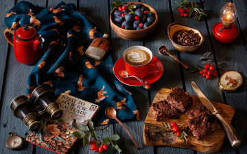 Картинка еда натюрморт пирог кофе шиповник сливы лампа фляжка бинокль