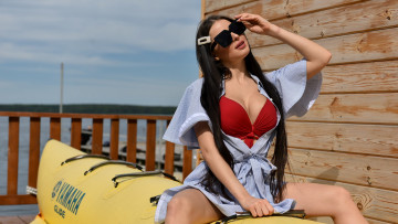 Картинка девушка+-+girl девушки -+брюнетки +шатенки девушка женщина брюнетка темноволосая сексуальная модель звезда позирует разная обувь верхняя стильная одежда нижнее эротическое бельё трусы лифчик колготки чулки аксессуары макияж и множество элементов на фотографии