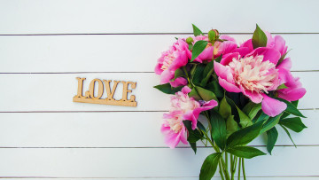 обоя праздничные, день святого валентина,  сердечки,  любовь, букет, пионы, надпись