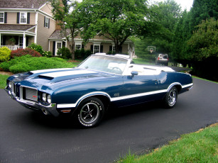 Картинка автомобили выставки уличные фото