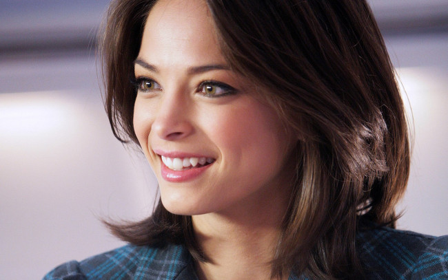 Обои картинки фото Kristin Kreuk, девушки, , , улыбка