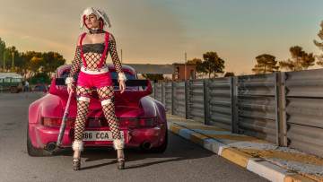 Картинка Чудо+с+дубинкой автомобили авто+с+девушками шорты бейсбольная бита чудо с дубинкой малиновый porsche carrera