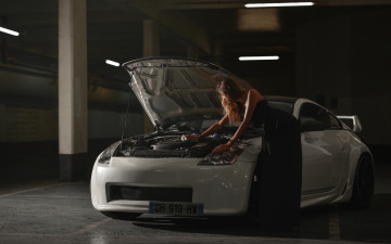 Картинка автомобили авто+с+девушками платье белый