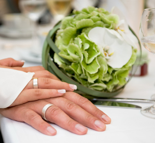 Обои картинки фото разное, руки, молодожены