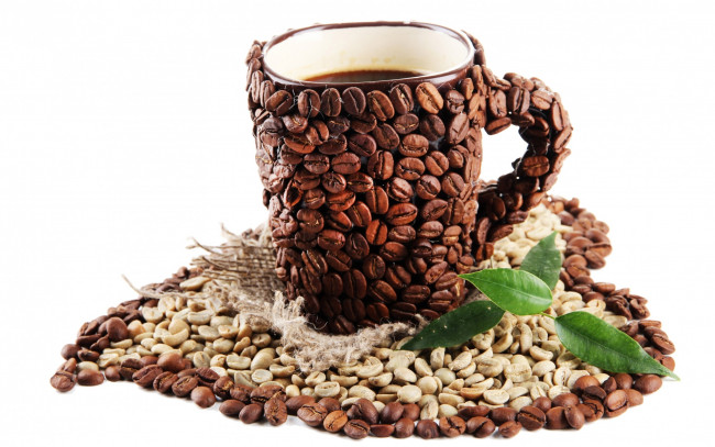 Обои картинки фото еда, кофе,  кофейные зёрна, сердце, ручка, чашка, зерна, белый, фон