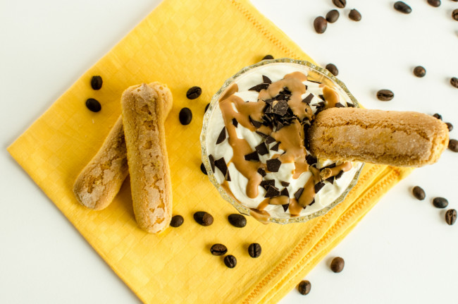 Обои картинки фото еда, мороженое,  десерты, кофе, шоколад, печенье, десерт