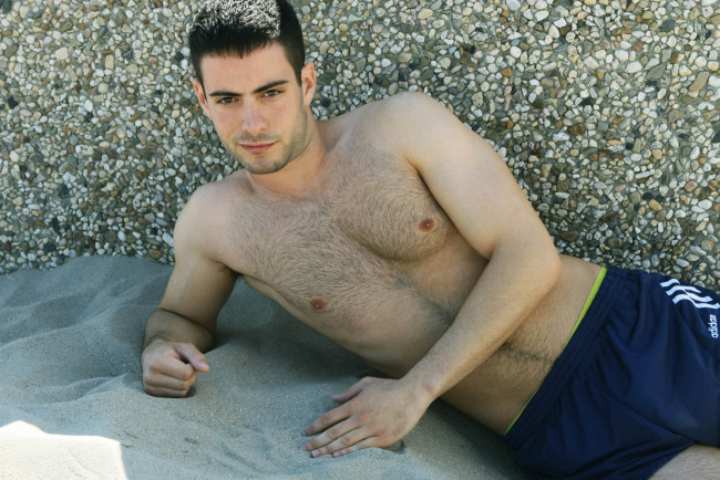 Обои картинки фото мужчины, - unsort, красавчик, песок, пляж