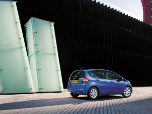 Картинка автомобили honda jazz